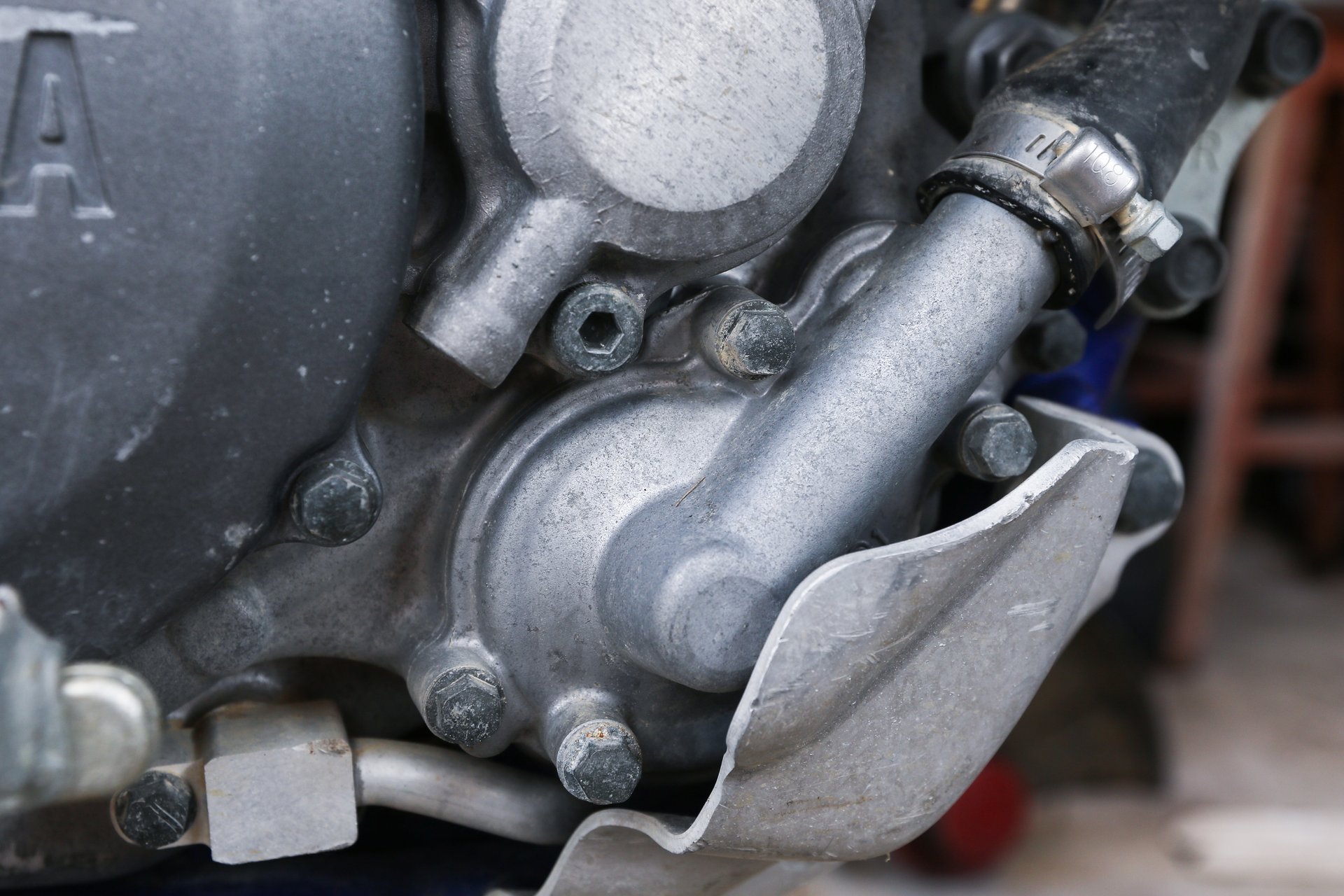 10 Signs Your 4-Stroke Engine is Getting Tired Isx Blowing Coolant Out Overflow But Not Overheating